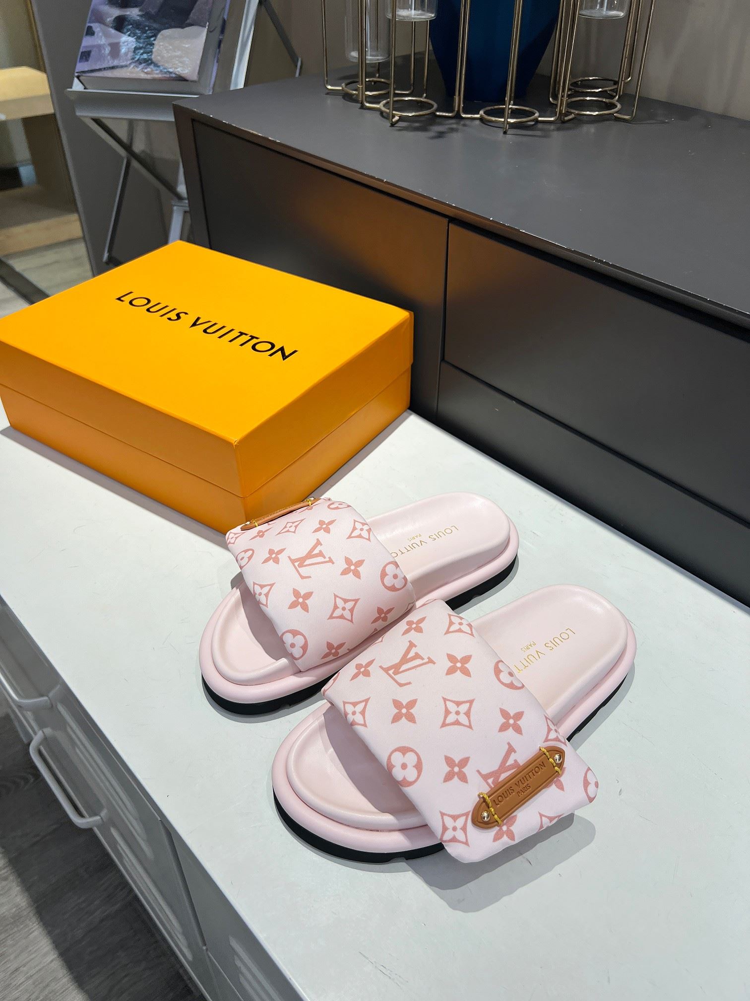 Louis Vuitton Slippers